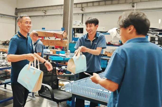 送清涼，傳真情 | 致敬高溫下的堅守！